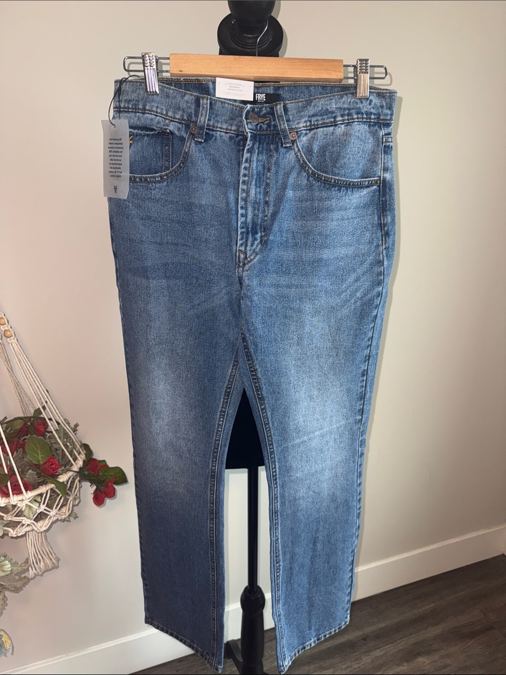 Men’s NWT Frye jeans